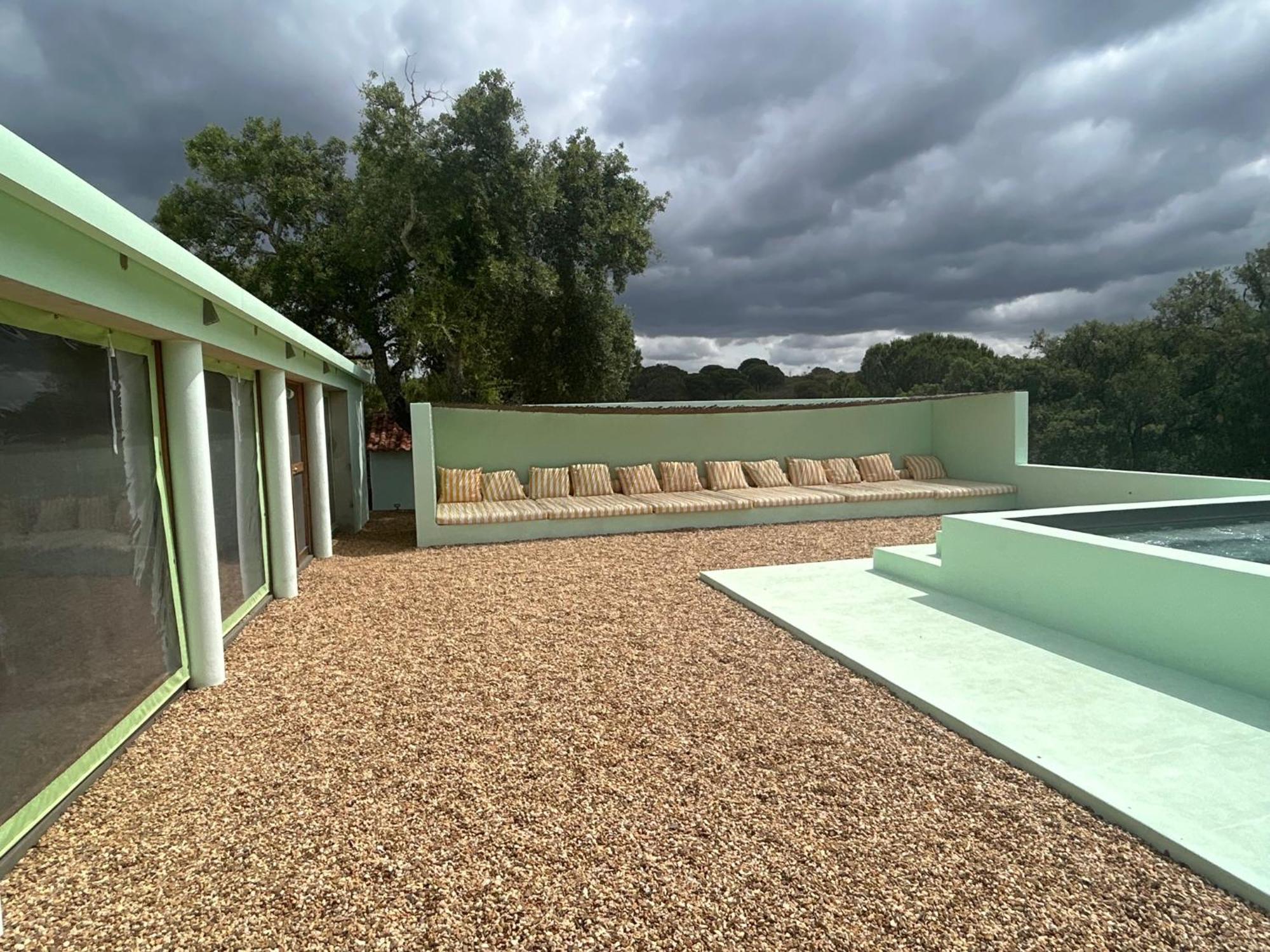 De Country house *